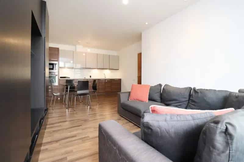 2 Bedroom Flat House to Rent
