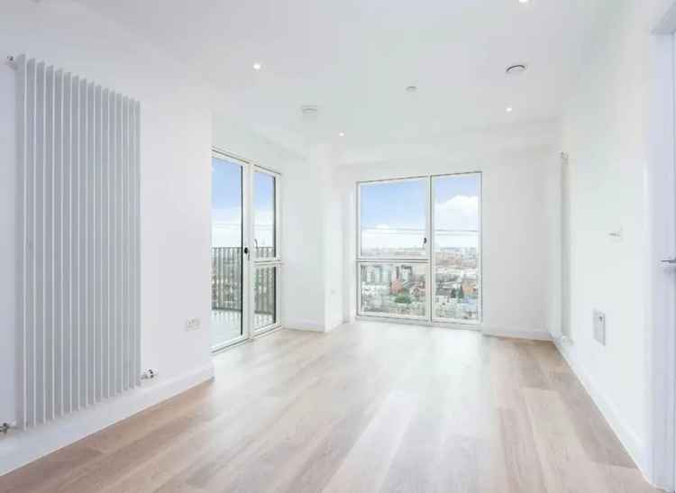 Flat For Sale in London, England