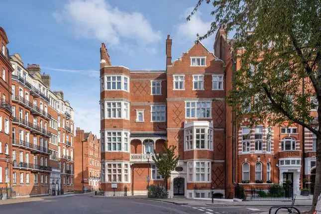 Luxury Knightsbridge Apartment  1823 sq ft Designer Flat