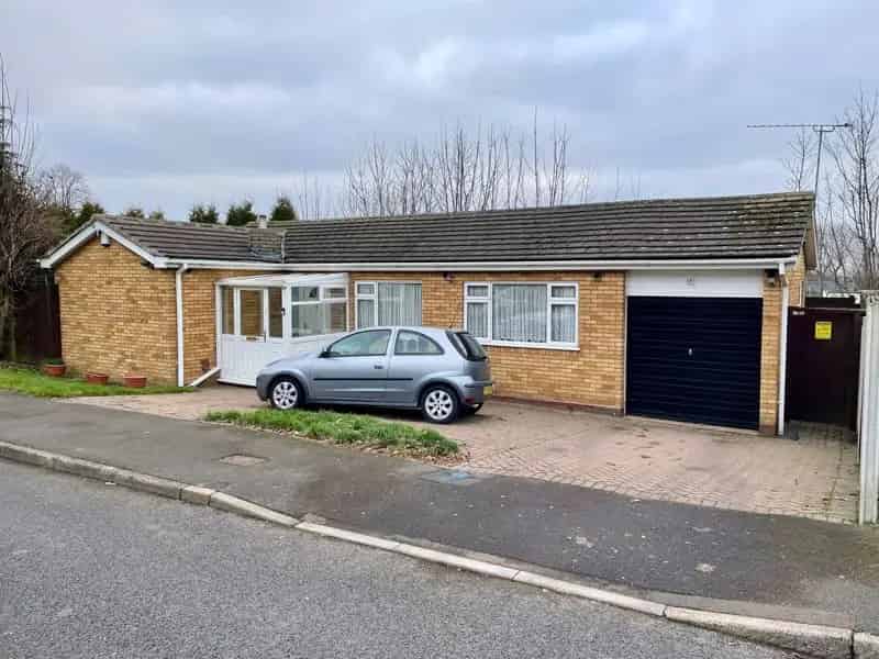 2 Bedroom Detached Bungalow House to Rent