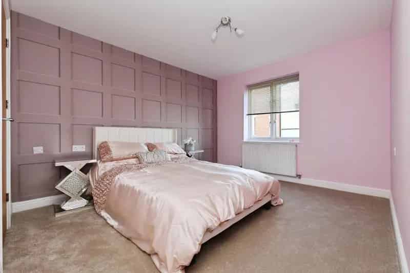 Retirement Apartment with Communal Facilities and Sainsbury's Nearby