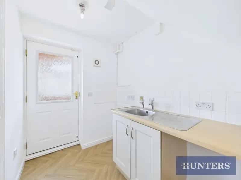 4 bedroom House
 For Sale 
Total Size: 1337 SQ FT