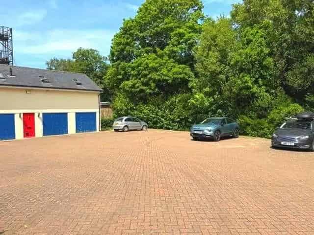 2 Bed Flat for Sale in Gated Development