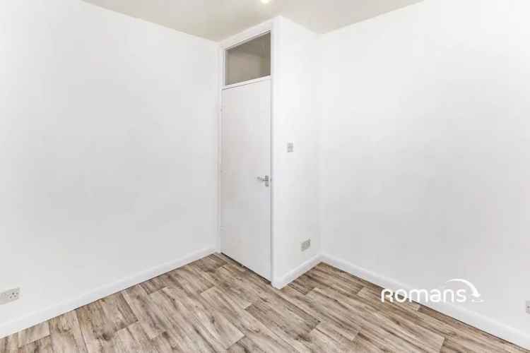 3 Bedroom Flat to Rent - Unfurnished