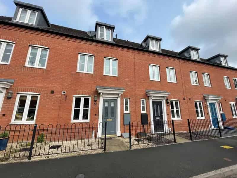 3 Bedroom House To Rent Available 12072025