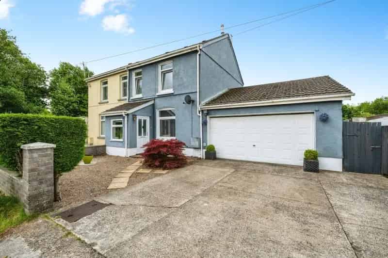 3 Bedroom Extended Semi-Detached House Gorseinon