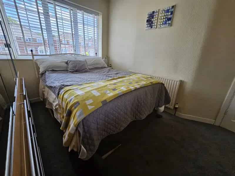 3 Bedroom End of Terrace House to Rent
