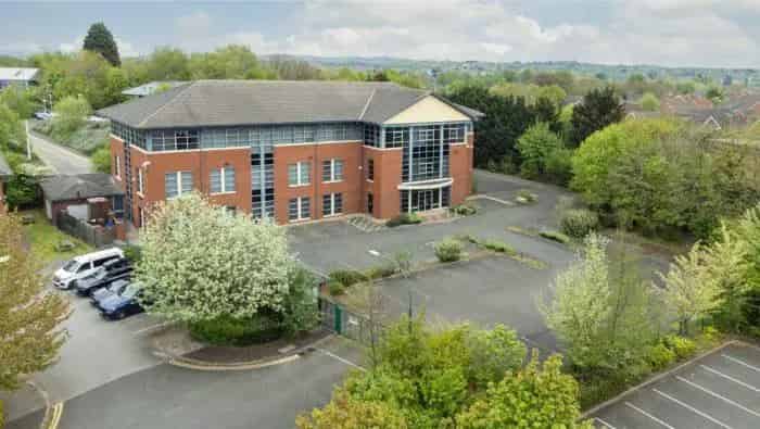Business Park Unit with 69 Parking Spaces - Excellent Transport Links