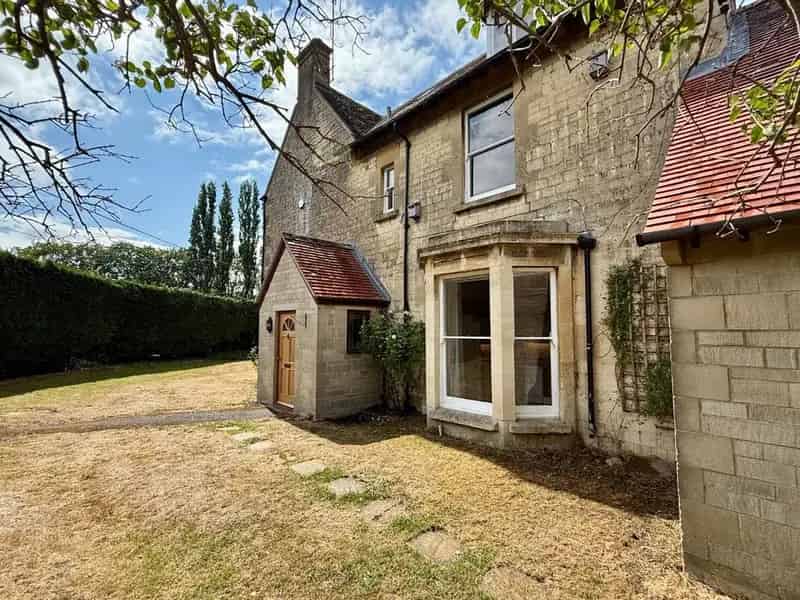 5 Bedroom Semi Detached House For Sale
