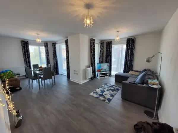 Croydon New Build Apartment 2 Balconies Ensuite