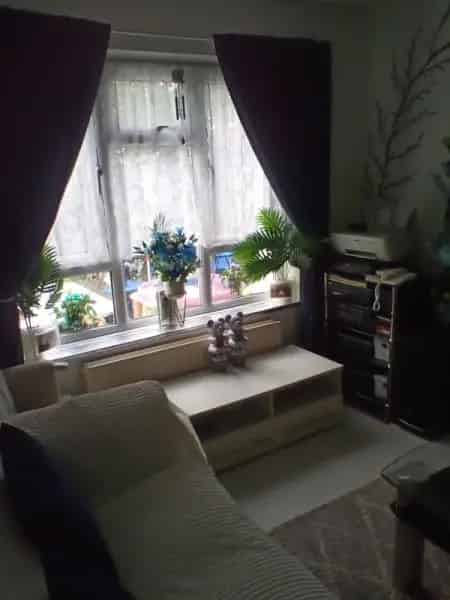 2 Bed House Gravesend - Newly Decorated, Large Garden, Garage
