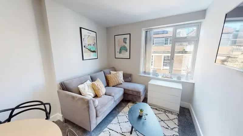 2 Bedroom Flat to Rent