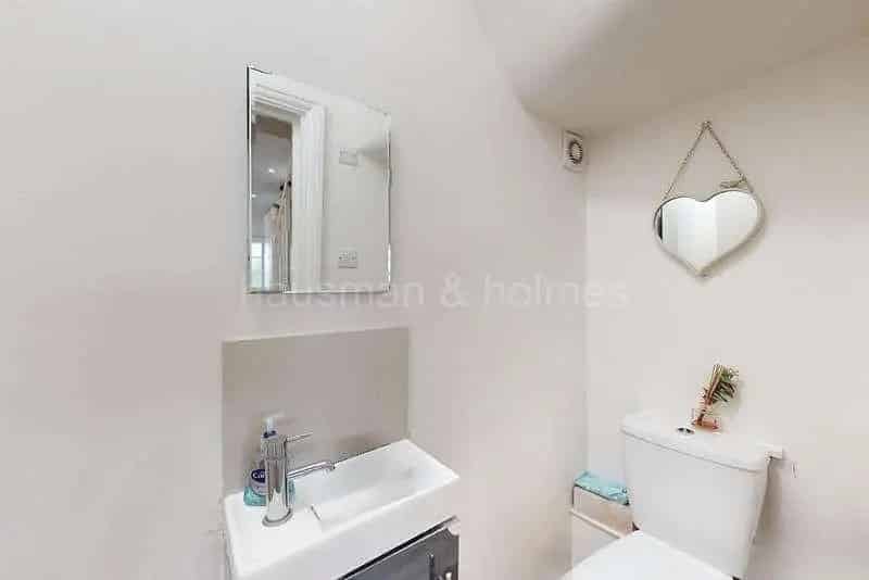 5 Bed House for Sale - Family Home - 1727 sq ft