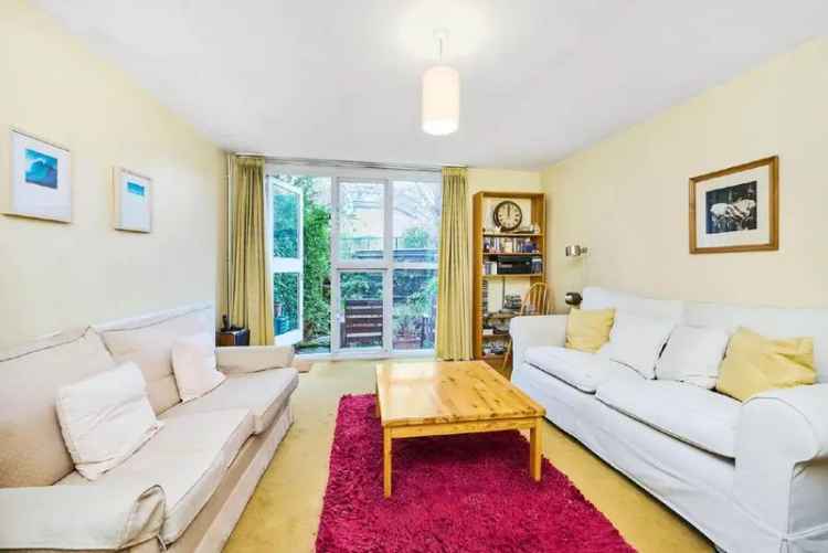 Flat For Sale in London, England