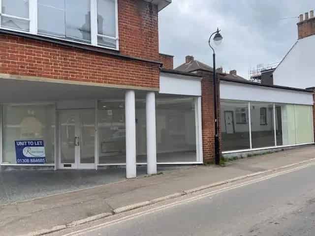 Commercial Unit 392 sq ft  Freshly Decorated Shopfront