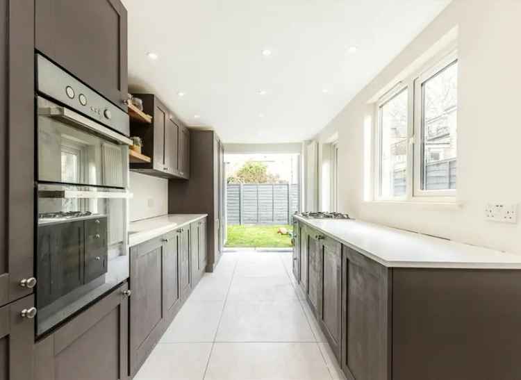 3 Bedroom Victorian House Shacklewell Green Refurbished Garden Planning Permission