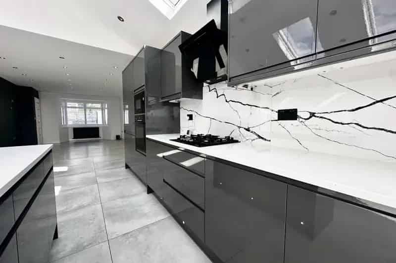 2 Bed Semi-Detached House Leeds LS15 Modern Open Plan Living New Kitchen