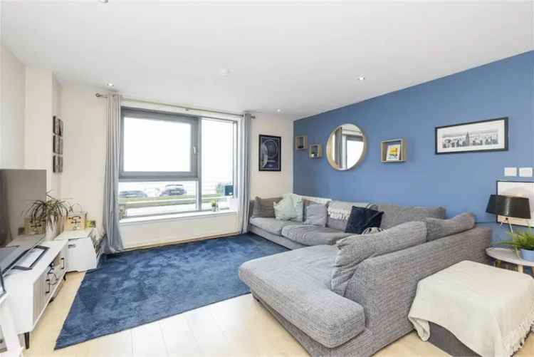 2 Bed Flat - Ground Floor with 1 Reception Room