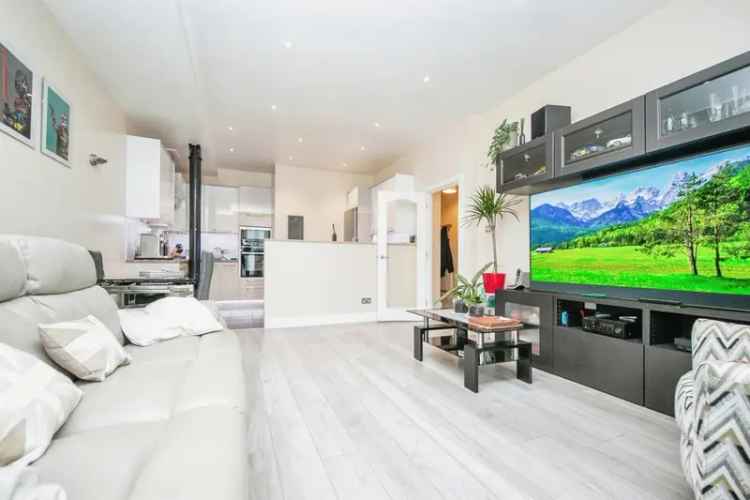 2 Bed 2 Bath Apartment with Terrace