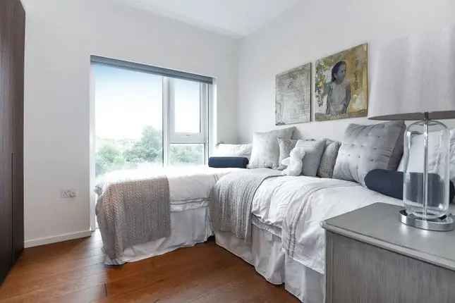 Flat to rent in Columbia Gardens, Fulham SW6