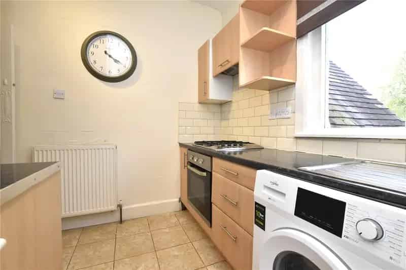 Two Double Bedroom Apartment for Sale No Onward Chain
