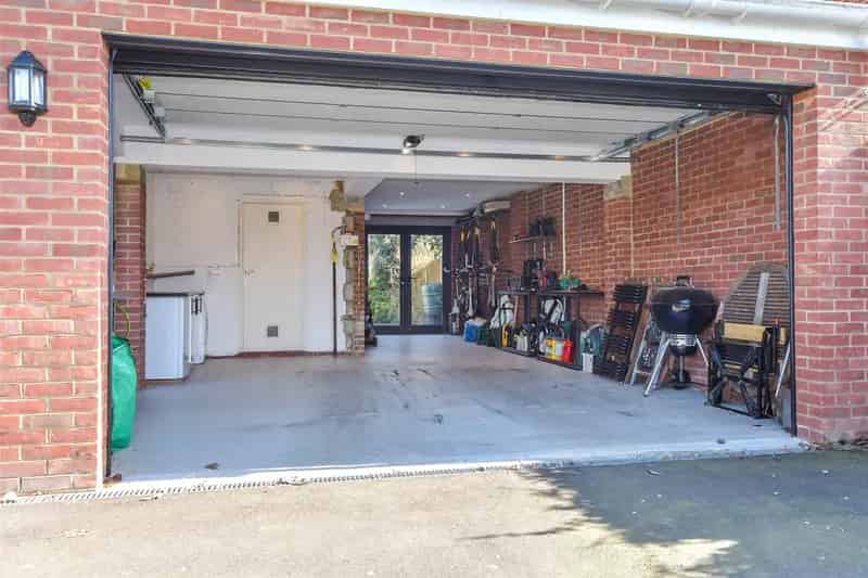 4 Bedroom Detached House For Sale Fully Renovated