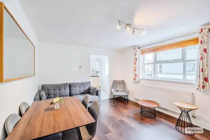 2 Bedroom Furnished Apartment Stapleton Video Tour Available