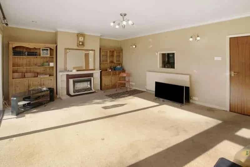 2 Bed Detached Bungalow Sea Views Garage Off Road Parking