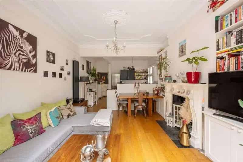 2 Bed Flat for Sale near Clapham South