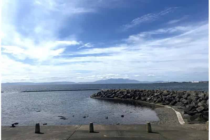 2 Bed Flat Stunning Sea Views Private Parking