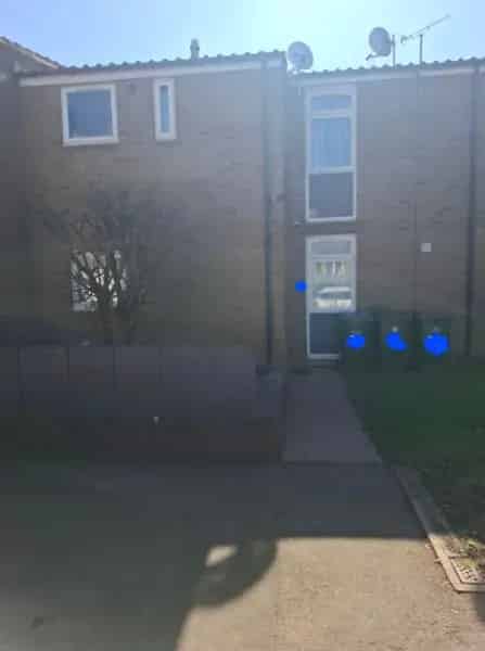 2 Bedroom House with Garden, Parking and Sheds