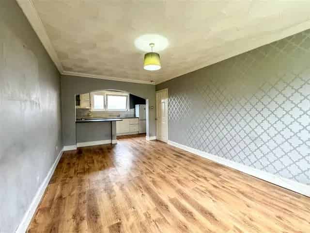 2 Bedroom Flat for Sale in Meikle Earnock