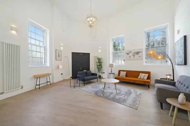 1042 sq ft 2-Bedroom Apartment with Modern Kitchen and Juliet Balcony