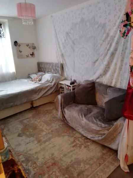 Flat For Rent in London, England