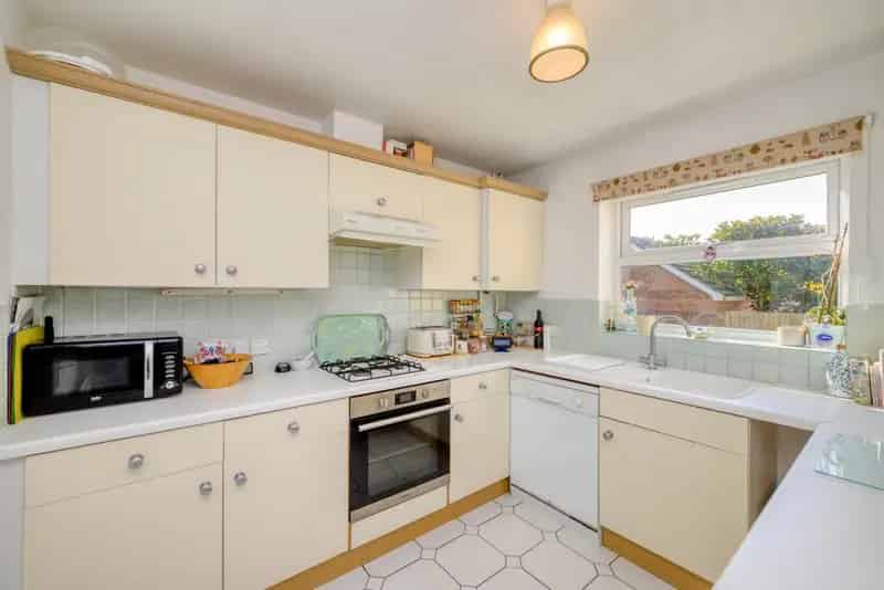 3 Bedroom Detached House to Rent Emmer Green