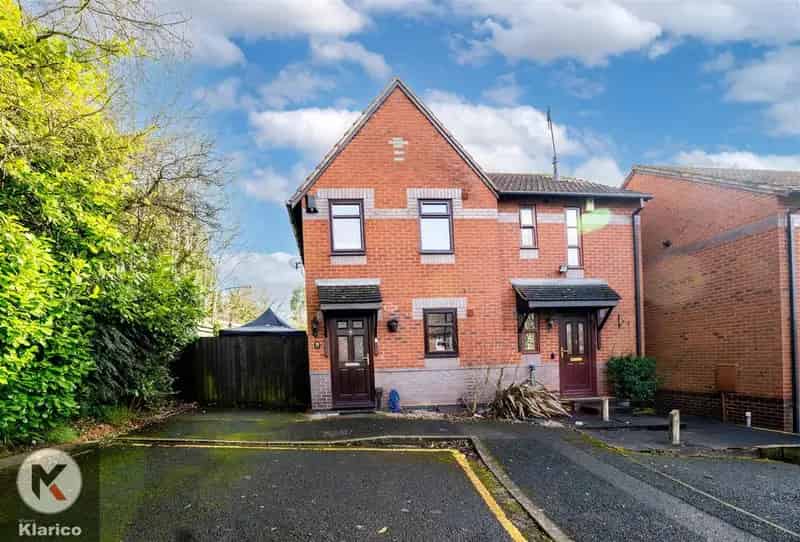 2 Bedroom Semi-Detached House for Sale