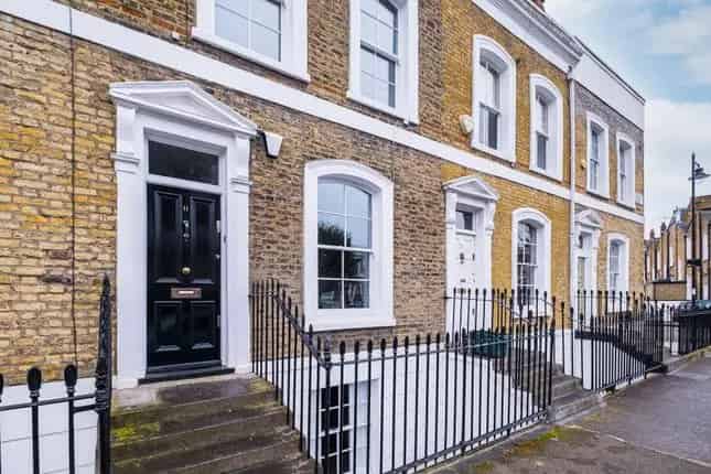 Spacious 4-Floor Period Home in London N1