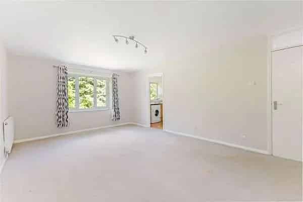 Two-Bedroom Apartment for Sale in Harpenden