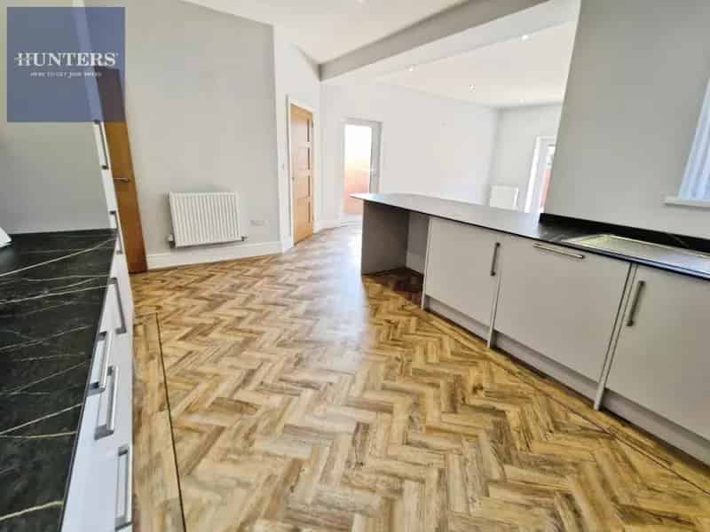 4 Bedroom House To Let Semi Detached Recently Refurbished