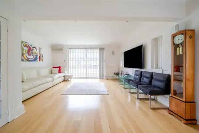 1930s Detached House for Sale in Ealing W5