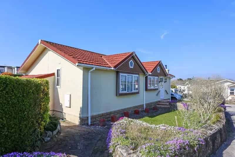 2 Bedroom Park Home for Sale
