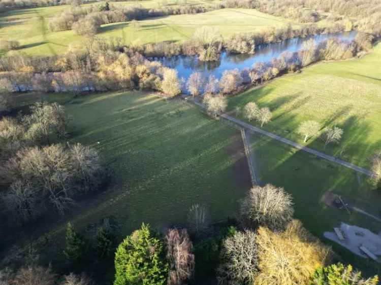 Weald Country Park Development Opportunity 3 Dwellings 1.1 Acre Plot