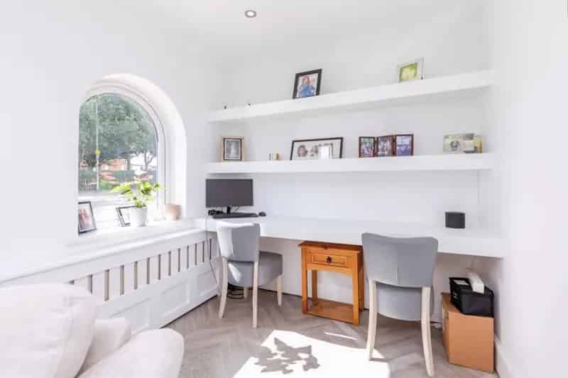 Spacious Family Home with Large Garden and Garage