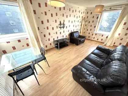 2 Bedroom Flat 66m² Aberdeen Sheddocksley Furnished