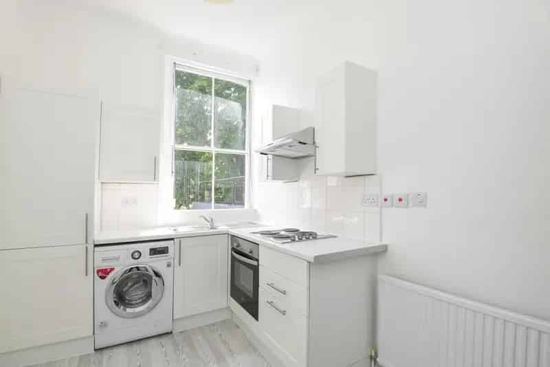 Bright 1 Bedroom Apartment Near Earls Court and West Brompton Stations