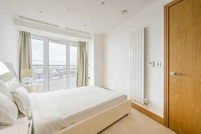 Flat for sale in Crossharbour Plaza E14, Canary Wharf, London,