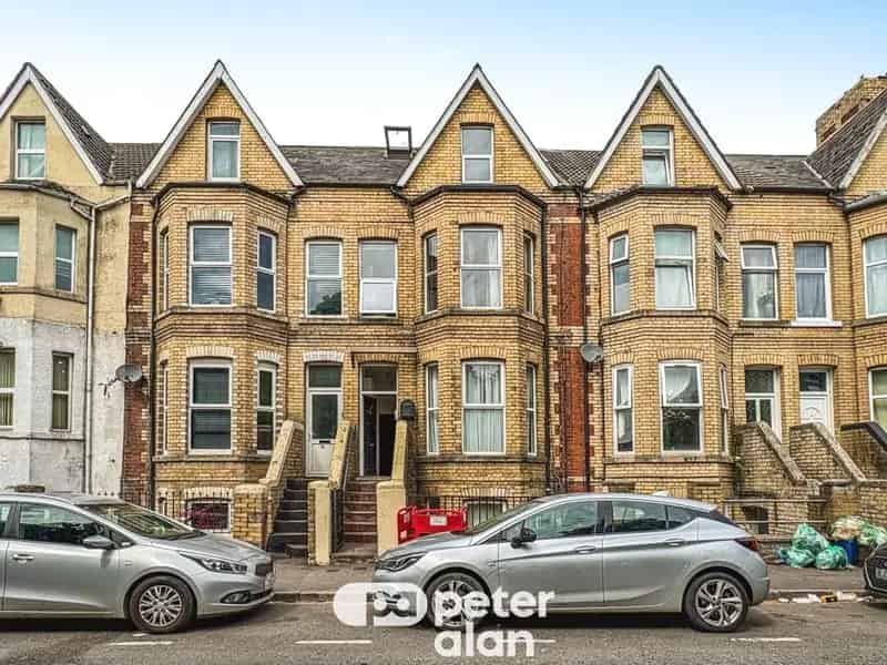 1 Bedroom City Centre Duplex - Fully Furnished