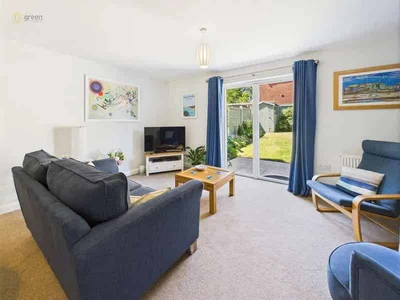 3 Bed Semi-Detached House For Sale No Upward Chain