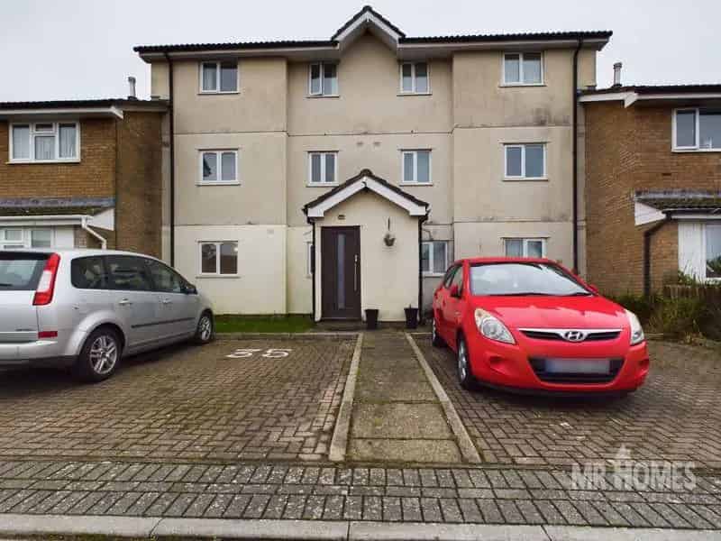 1 Bedroom Ground Floor Flat for Sale