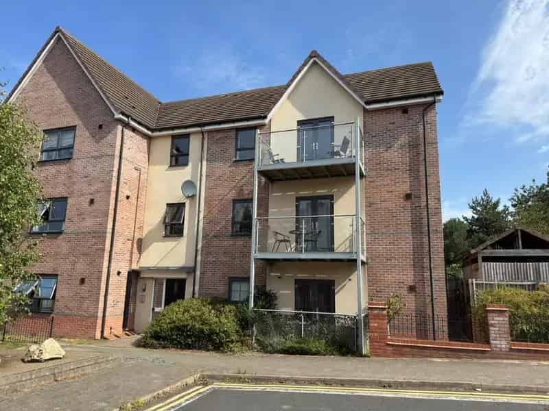 2 Bedroom Ground Floor Flat to Rent